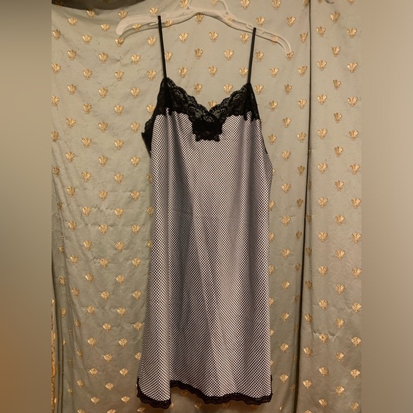 Ralph Lauren Women’s Checkered Slip size Medium - Picture 2 of 5